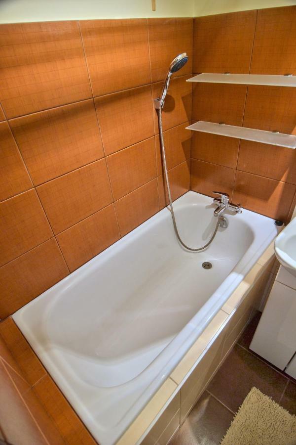 Sloneczny Apartament Grzybowska Warschau Buitenkant foto